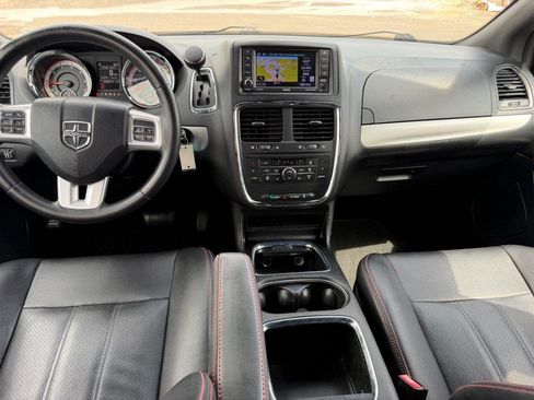 Used 2019 Dodge Grand Caravan GT FWD image 13