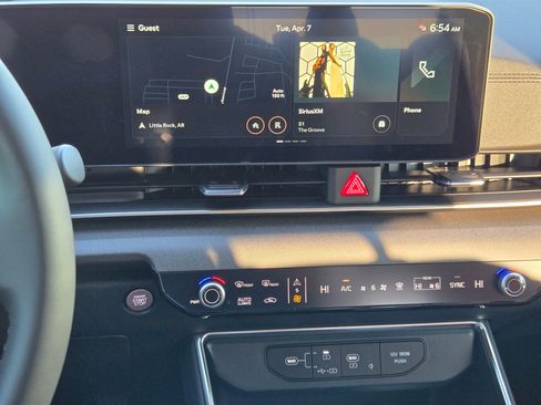 New 2026 Kia Carnival EX image 31