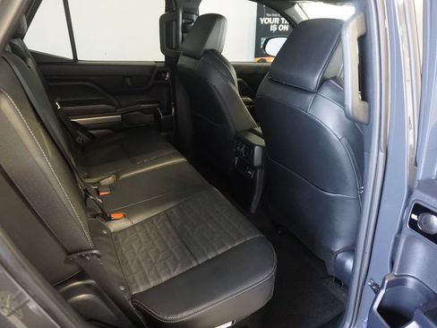 Used 2025 Toyota 4Runner TRD Off-Road Premium AWD/4WD image 25