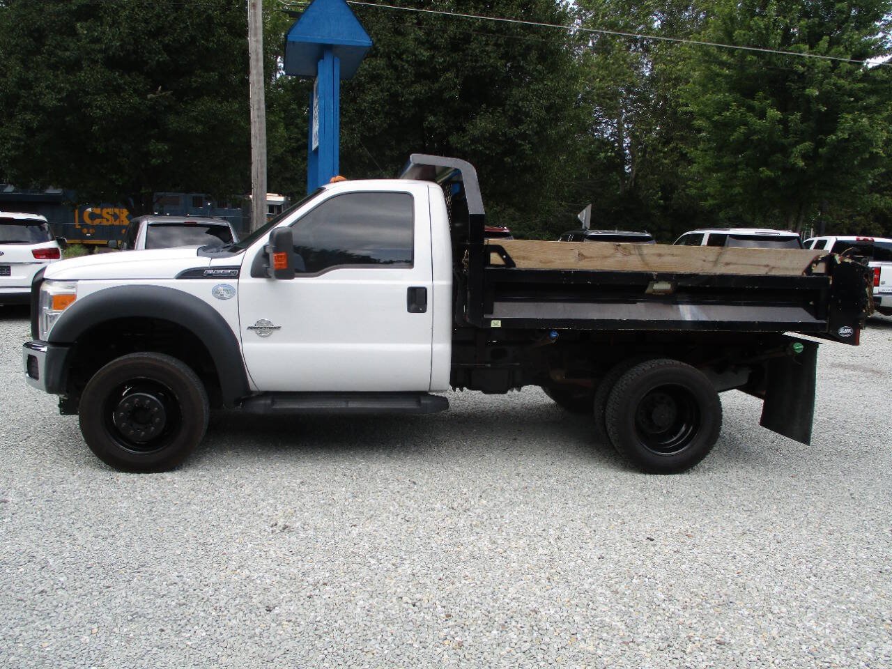 Used 2016 Ford F550 4x4 Regular Cab Super Duty w/ Power Equipment Group image 2