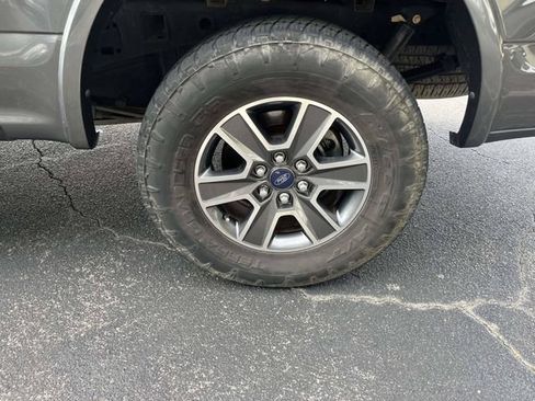 Used 2017 Ford F150 XLT w/ Equipment Group 302A Luxury AWD/4WD image 11