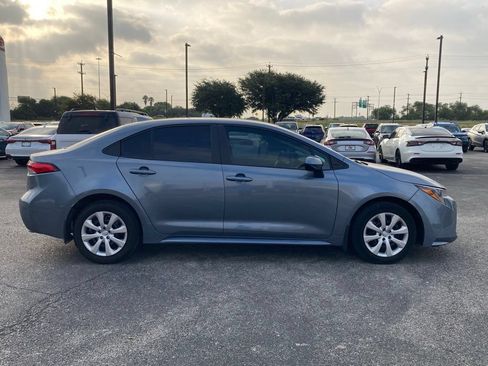 Used 2026 Toyota Corolla LE FWD image 4