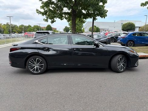 Used 2025 Lexus ES 300h w/ Premium Package FWD image 4