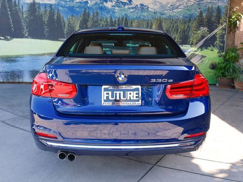 Used 2017 BMW 330e RWD image 5