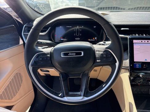 Used 2024 Jeep Grand Cherokee L Limited w/ Luxury Tech Group II image 20