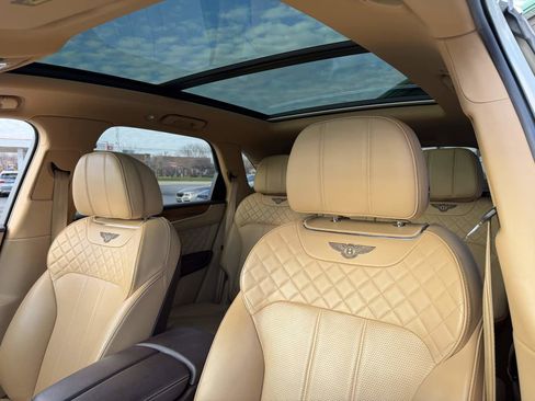 Used 2018 Bentley Bentayga image 53