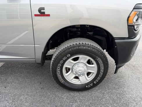 Used 2024 RAM 2500 Tradesman w/ Snow Chief Group AWD/4WD image 11