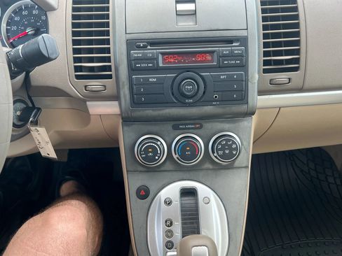 Used 2011 Nissan Sentra 2.0 FWD image 9