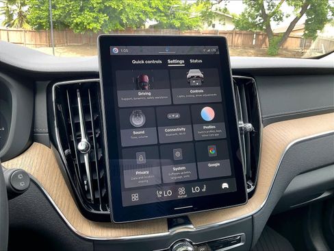 New 2026 Volvo XC60 T8 Ultra w/ Climate Package image 22