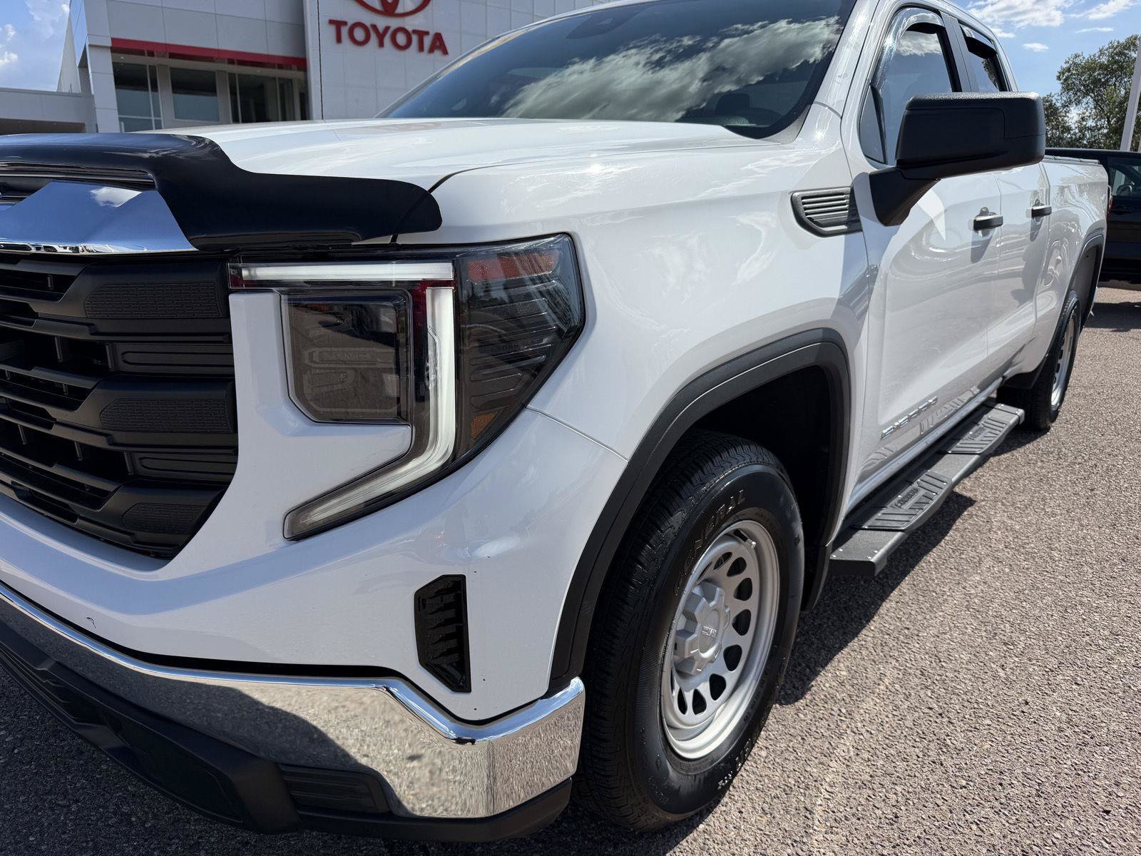 Used 2023 GMC Sierra 1500 Pro RWD image 11