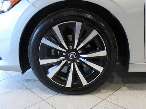 Certified 2023 Honda Civic EX image 11