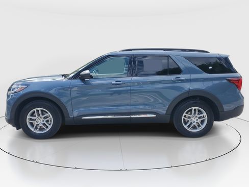 Used 2025 Ford Explorer Active RWD image 6