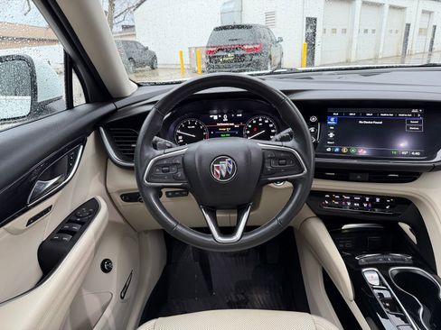 Used 2022 Buick Envision Essence w/ Technology Package I image 2