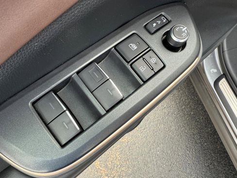 Certified 2023 Toyota Crown image 15