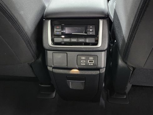Used 2025 Subaru Ascent Premium image 22