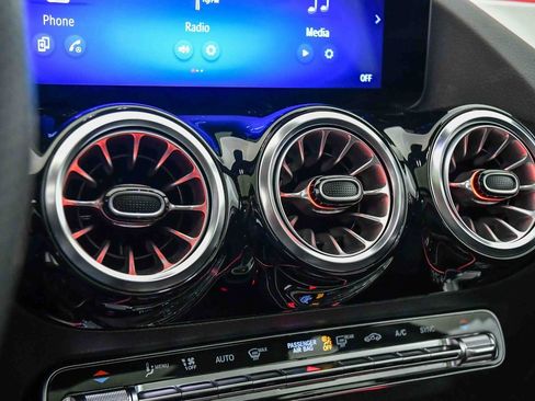 Used 2024 Mercedes-Benz GLA 35 AMG 4MATIC image 36