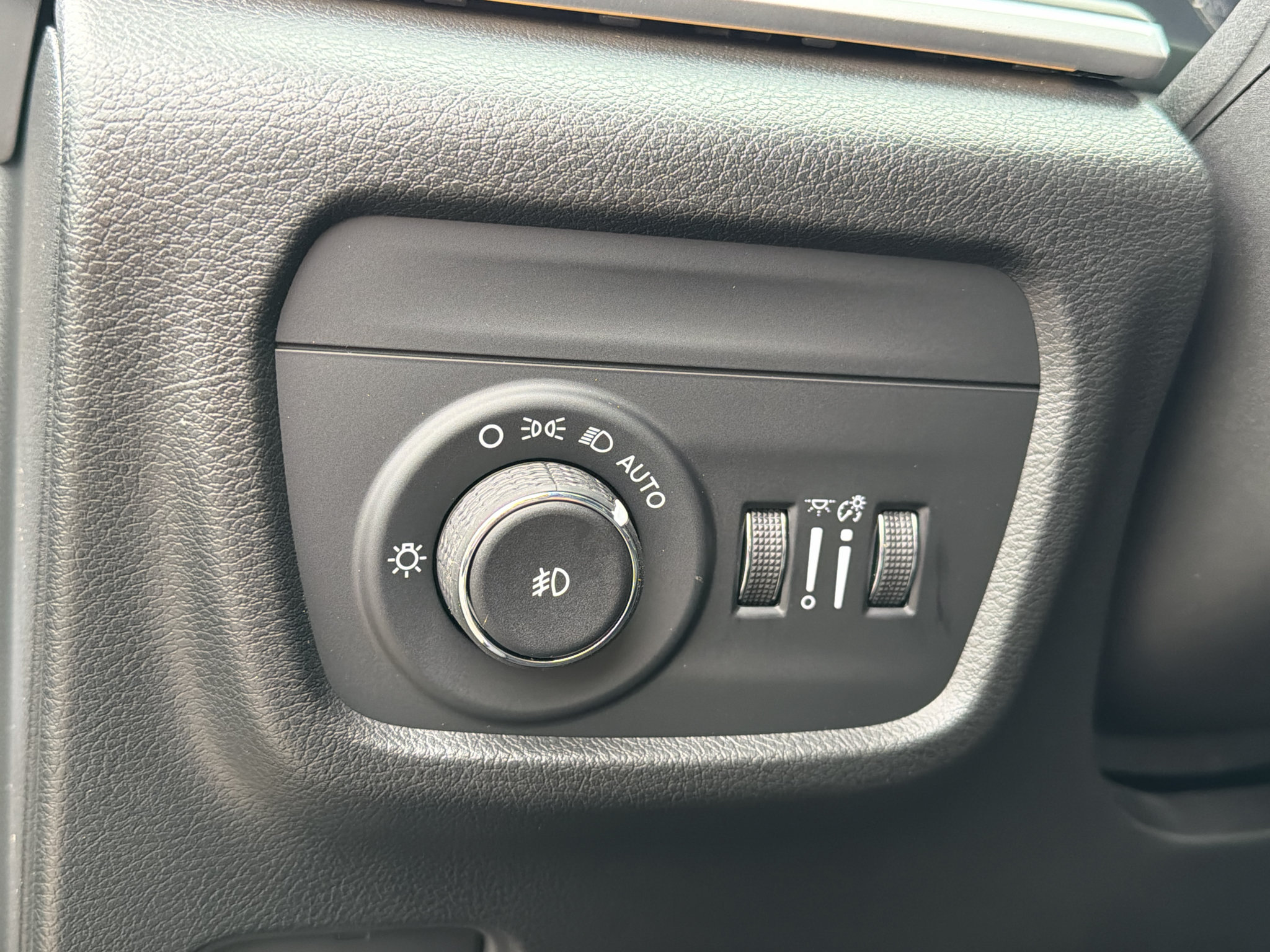 New 2027 Jeep Grand Cherokee Limited AWD/4WD image 14