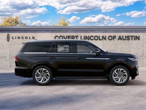 New 2027 Lincoln Navigator Premiere RWD image 5