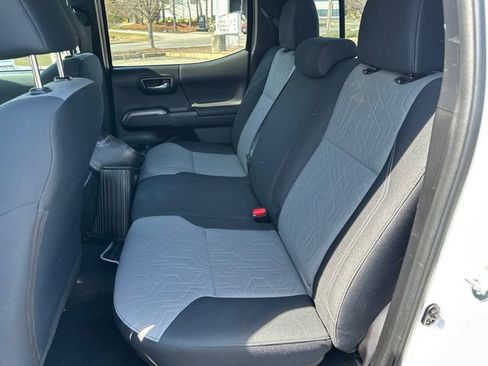 Used 2023 Toyota Tacoma TRD Sport w/ Technology Package image 17