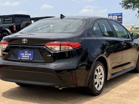 Used 2024 Toyota Corolla LE FWD image 7