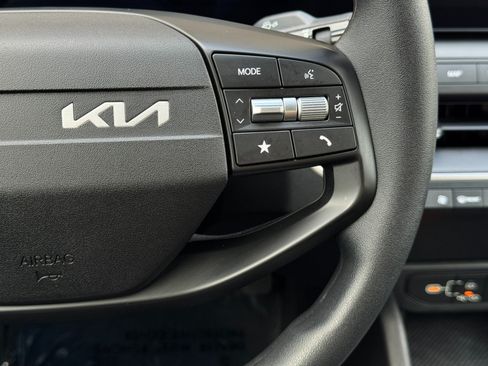 Used 2025 Kia K4 FWD image 20