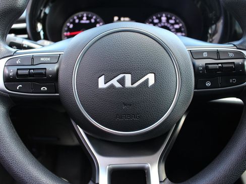 Used 2023 Kia K5 LXS image 19