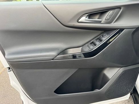 Certified 2025 Chevrolet Equinox LT FWD image 13