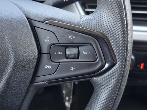 Used 2025 Chevrolet Trax LS w/ LS Convenience Package image 25