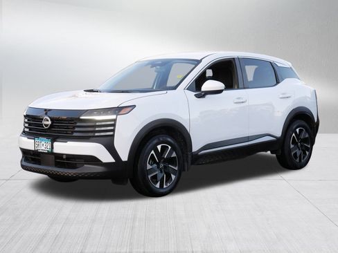 Certified 2025 Nissan Kicks SV w/ Illumination Package image 3