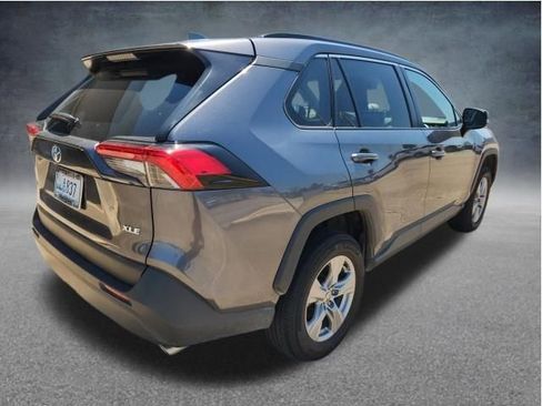 Used 2024 Toyota RAV4 XLE FWD image 9