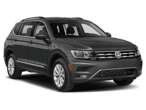 Used 2018 Volkswagen Tiguan SE w/ Panoramic Sunroof Package FWD image 6