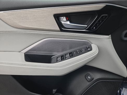 Certified 2025 Acura MDX SH-AWD w/ Advance Package image 14