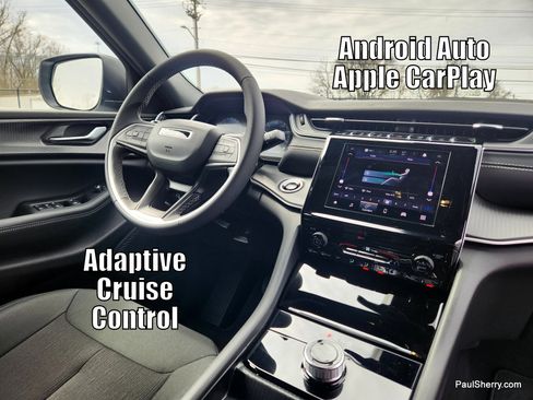 Used 2025 Jeep Grand Cherokee L Laredo w/ Trailer Tow Package image 2