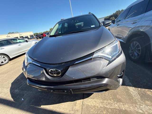 Used 2018 Toyota RAV4 XLE FWD image 2