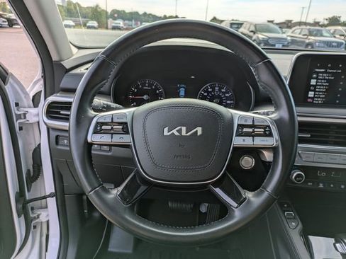 Used 2022 Kia Telluride EX w/ EX Premium Package image 17