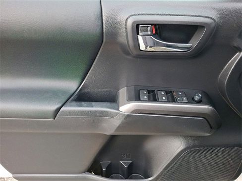 Certified 2023 Toyota Tacoma TRD Off-Road image 12