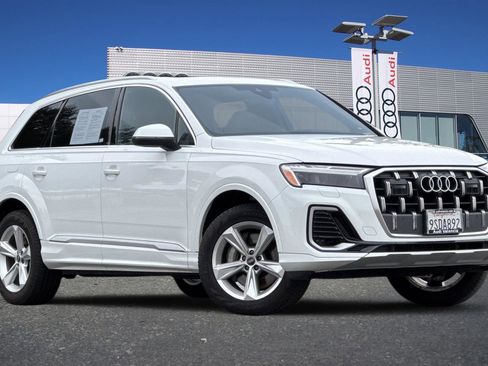 Certified 2025 Audi Q7 2.0T Premium image 1