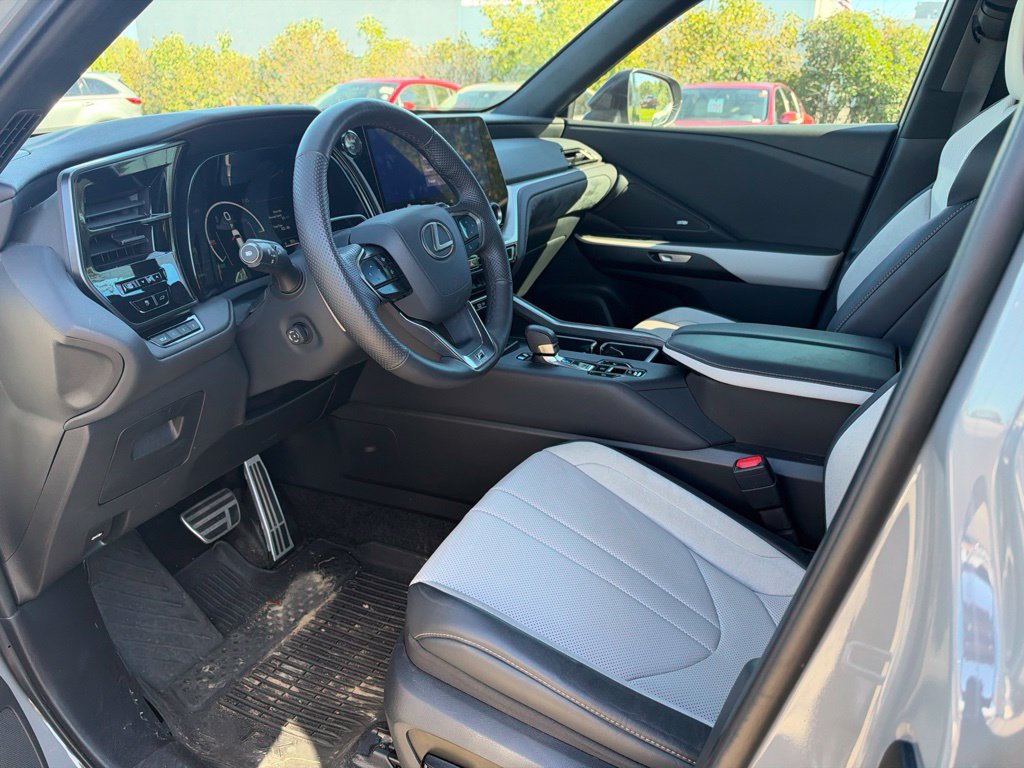 Used 2024 Lexus TX 500h AWD w/ Technology Package image 43
