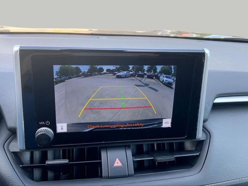 Used 2024 Toyota RAV4 XLE FWD image 28