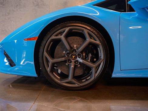 Used 2023 Lamborghini Huracan EVO image 22