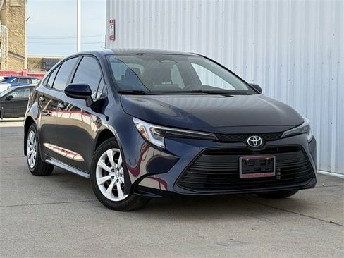 Used 2026 Toyota Corolla LE image 2