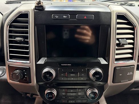 Used 2016 Ford F150 Lariat w/ Equipment Group 502A Luxury AWD/4WD image 47