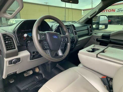Used 2020 Ford F250 XL w/ Power Equipment Group image 9