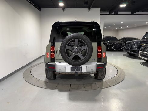 Used 2022 Land Rover Defender 110 S image 14