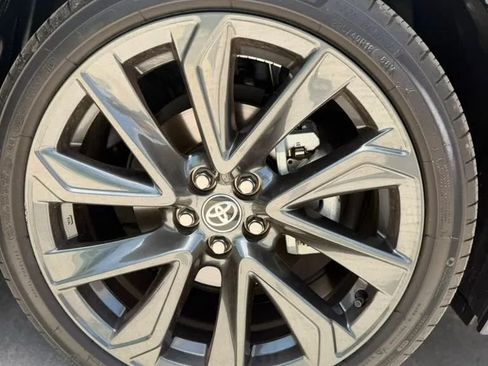 Used 2025 Toyota Corolla SE FWD image 12