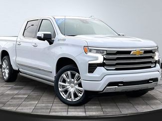 New 2026 Chevrolet Silverado 1500 High Country w/ High Country Premium Package AWD/4WD video 2