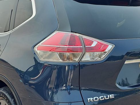 Used 2016 Nissan Rogue SL w/ SL Premium Package FWD image 35