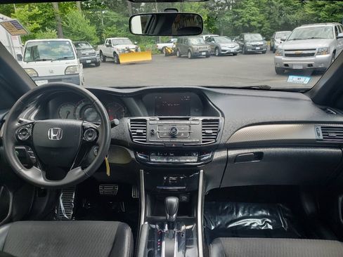 Used 2016 Honda Accord Sport image 13