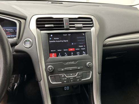 Used 2019 Ford Fusion SE image 17