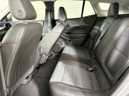 Used 2024 Chevrolet Trax LT image 38